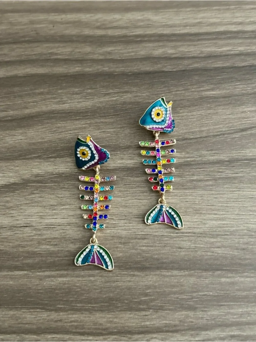 Fish drop earrings Q1176